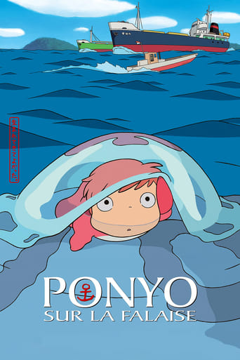 Le petit Sosuke, cinq ans, habite un village construit au sommet d’une falaise qui surplombe la Mer Intérieure. Un beau matin, alors qu’il joue sur la plage en contrebas, il découvre une petite fille poisson rouge nommée Ponyo, piégée dans un pot de confiture. Sosuke la sauve, et décide de la garder avec lui dans un seau. Ponyo est aussi fascinée par Sosuke que ce dernier l’est par elle. Le petit garçon lui promet de la protéger et de s’occuper d’elle, mais le père de Ponyo, Fujimoto – un sorcier autrefois humain qui vit tout au fond de la mer – la force à revenir avec lui dans les profondeurs. Bien décidée à devenir humaine, Ponyo s’échappe pour retrouver Sosuke. Mais avant de prendre la fuite, elle répand l’élixir magique de Fujimoto, l’Eau de la Vie, dans l’océan. Le niveau de la mer s’élève, et les sœurs de Ponyo sont transformées en vagues gigantesques qui montent jusqu’à la maison de Sosuke sur la falaise, et engloutissent le village…
